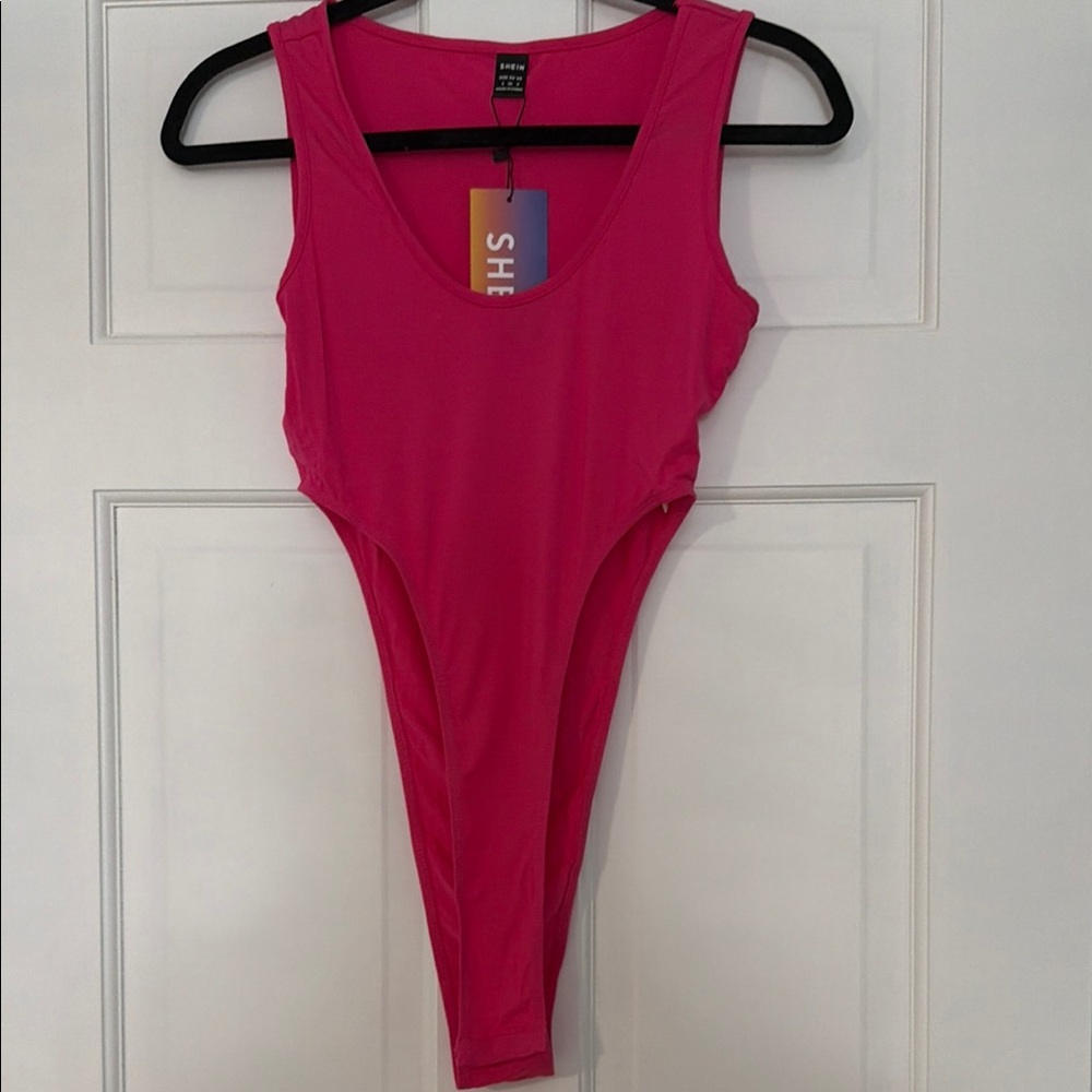 SHEIN Fuchsia Sleeveless Bodysuit
